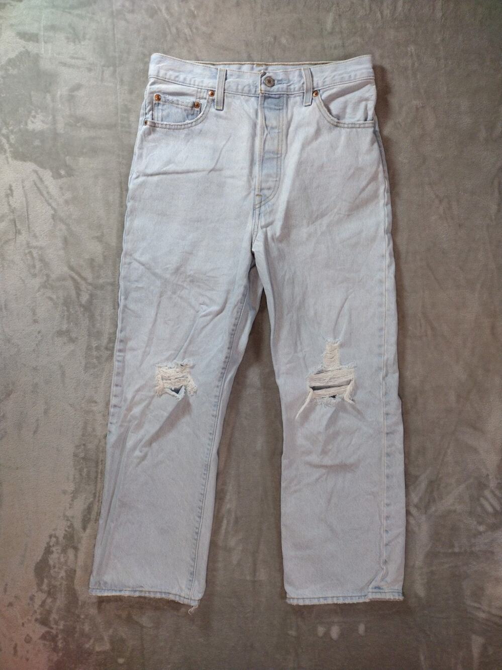 Levis Jeans Ribcage Womens 28x27 Ankle Straight Lt. Wash Button Fly Distressed